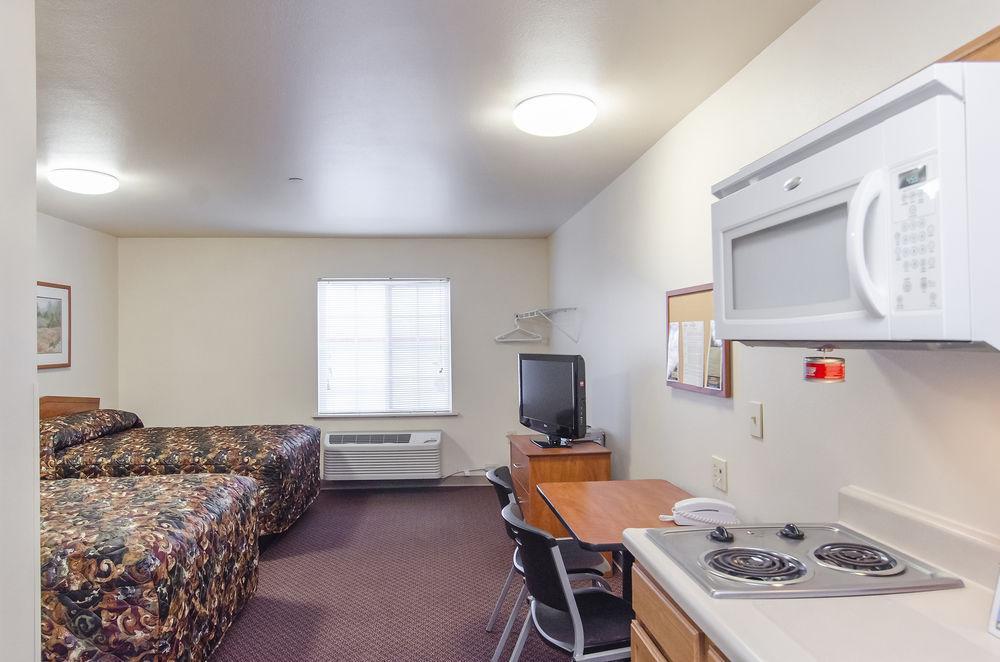 Woodspring Suites Champaign Near University Exterior photo