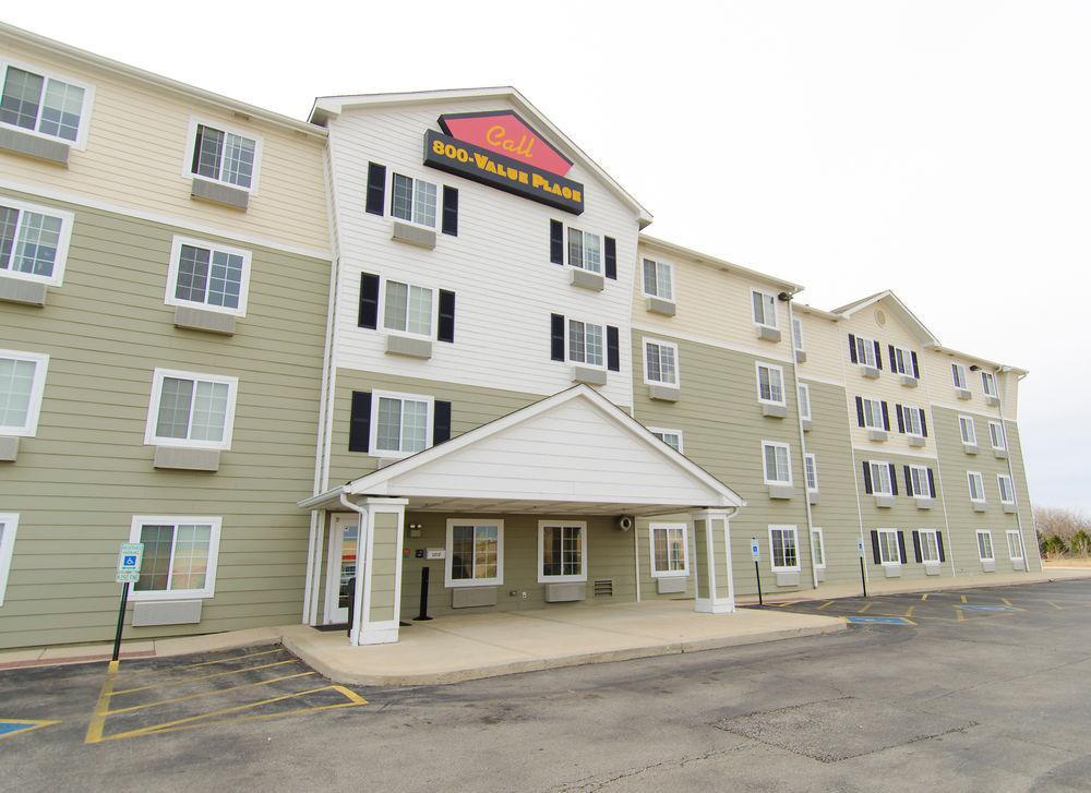 Woodspring Suites Champaign Near University Exterior photo