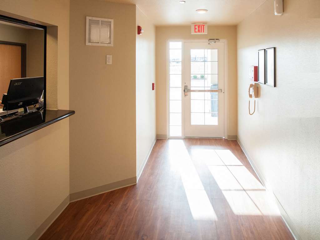 Woodspring Suites Champaign Near University Interior photo